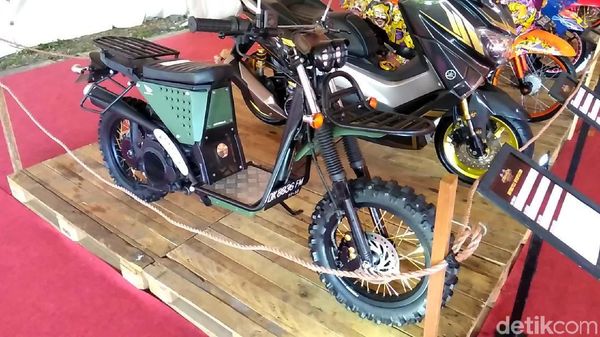 Modifikasi Honda Vario untuk Bule