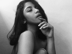 So Sexy! Nadine Waworuntu Si Cantik Berkulit Eksotis