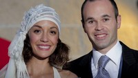 Anna Ortiz, dinikahi Andres Iniesta pada 8 Juni 2012. Kini emreka memiliki dua putri dan satu putra. (Josep Lago/AFP)