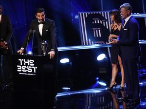 Gianluigi Buffon Si Tua-Tua Keladi Gianluigi Buffon Si Tua-Tua Keladi