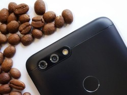 Ada Ponsel Berkamera Empat, Khusus Selfie 28 MP