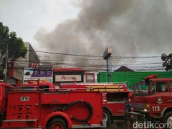Kebakaran Rumah di Gang Cibunut, Jalan Sunda Bandung Ditutup