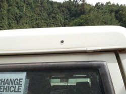 Mobil Freeport Berisi 6 Orang dan 1 Bayi Ditembaki di Tembagapura