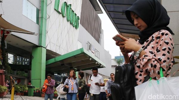 Hari-hari Terakhir Lotus Department Store