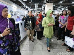 Risma Ajak Perwakilan Perguruan Tinggi Jepang Lihat Pelayanan Publik