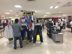 Mau Ke Lotus Thamrin Jelang Tutup? Ini Barang yang Tersisa