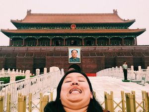 Wanita Ini Lawan Standar Kecantikan dengan Selfie Pamer Lipatan Lemak di Dagu