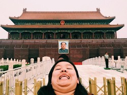 Wanita Ini Lawan Standar Kecantikan dengan Selfie Pamer Lipatan Lemak di Dagu