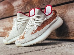 Ubisoft Promo Assassins Creed Origins Lewat Sepatu Yeezy