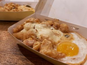 Salt Inc: Yummy! Nasi Ayam Telur Asin dengan Lelehan Mozzarella Salt Inc: Yummy! Nasi Ayam Telur Asin dengan Lelehan Mozzarella