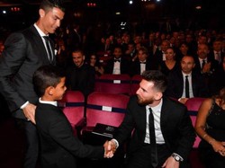 Reaksi Anak Ronaldo Saat Bertemu Messi Idolanya