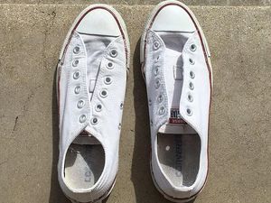 Cara Cuci Sepatu Putih Ini Viral, Sneakers Dekil Jadi Bersih Seperti Baru