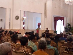 Jokowi Kaget Ada Warga yang Tawari Rapat di Tengah Hutan