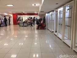 Barang di Lotus Thamrin Laris Diborong! Barang di Lotus Thamrin Laris Diborong!