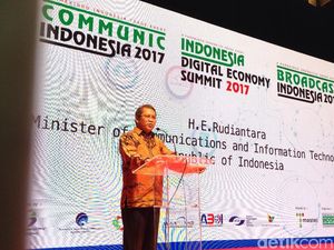 Menkominfo Tak Bermaksud Menentang Kebijakan Taksi Online Menkominfo Tak Bermaksud Menentang Kebijakan Taksi Online