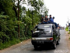 Pelajar Naik Atap Mobil, Bupati Garut: Tradisi Buruk Pelajar Naik Atap Mobil, Bupati Garut: Tradisi Buruk