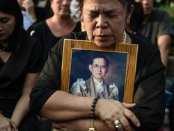 Thailand Bersiap Gelar Upacara Kremasi Raja Bhumibol