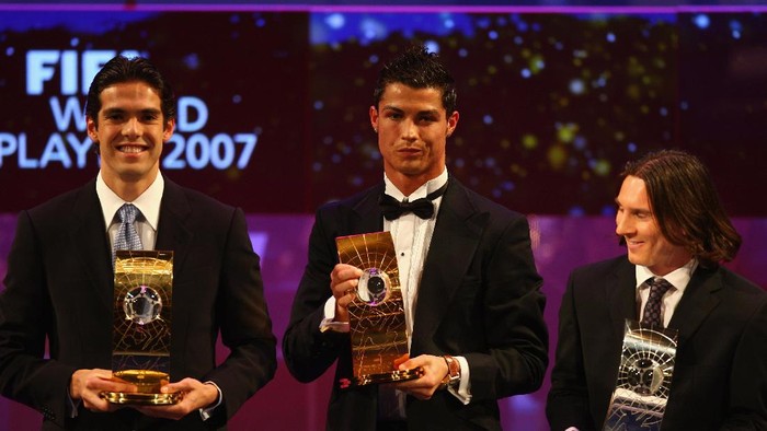 Kaka ZURICH, SWITZERLAND - DECEMBER 17: (L-R) Kaka of AC Milan and Brazil winner of World Player,Cristiano Ronaldo third placed, of Manchester United and Portugal and Lionel Messi runner up of Barcelona and Argentina pose with their awards during the FIFA World Player of The Year Gala 2007 at the Zurich Opera House on December 17, 2007 in Zurich, Switzerland. (Photo by Michael Steele/Getty Images)