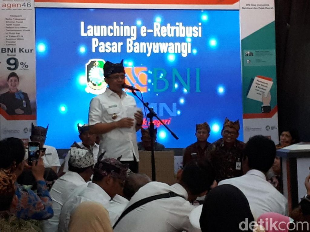 Pemkab dan BNI Luncurkan e-Retribusi di Pasar Banyuwangi Pemkab dan BNI Luncurkan e-Retribusi di Pasar Banyuwangi