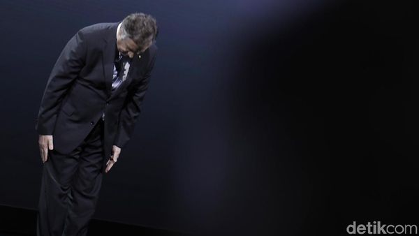 Momen Ketika Bos Nissan Meminta Maaf