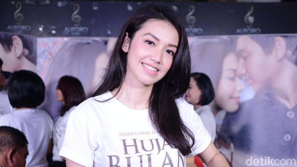 Velove Vexia, Kapan Nikah Sih?