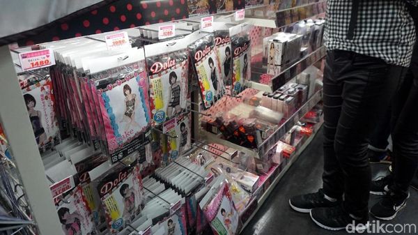 Alamak! Tempat Belanja Oleh-oleh Khusus Dewasa di Osaka