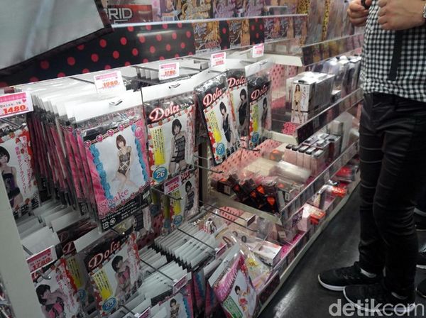 Alamak! Tempat Belanja Oleh-oleh Khusus Dewasa di Osaka