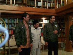 Foto: Jaket Bomber dari Habibie untuk Anies-Sandi