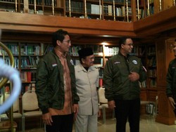 Bertemu Habibie, Anies-Sandi Mohon Doa Restu