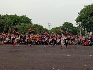 14 Kabupaten/Kota di Jawa Timur Pamerkan Kesenian Tradisionalnya 14 Kabupaten/Kota di Jawa Timur Pamerkan Kesenian Tradisionalnya