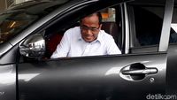 Naik Taksi Online, Menhub Semringah Banget