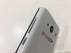 Digicoop Ponsel 4G dengan Harga Miring