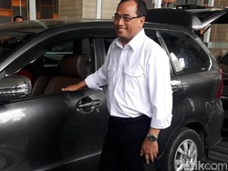 Video saat Menhub Budi Blusukan Naik Taksi Online