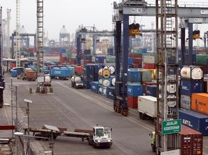 Tarif PPh Impor Naik Demi Perbaiki Defisit Transaksi Berjalan Tarif PPh Impor Naik Demi Perbaiki Defisit Transaksi Berjalan