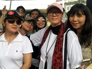 Driver Wanita di Demo Taksi Online Driver Wanita di Demo Taksi Online