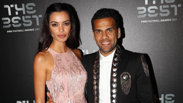 Canda Florentino Perez ke Dani Alves: Seharusnya Kamu Main di Madrid Canda Florentino Perez ke Dani Alves: Seharusnya Kamu Main di Madrid