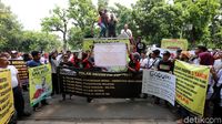 Demo Taksi Online Kritisi Menteri Perhubungan