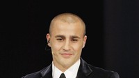 Fabio Cannavaro jadi satu-satunya pemain belakang yang meraih gelar ini setelah memenangi juara dunia bersama Italia tahun 2006. (Christopher Lee/Getty Images)