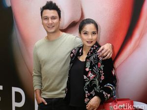 Christian Sugiono Tak Sangka ke Rumah Ashraf Sinclair dalam Keadaan Duka Christian Sugiono Tak Sangka ke Rumah Ashraf Sinclair dalam Keadaan Duka