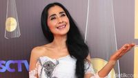 Ketika Ibu Pengabdi Setan Tampil Cantik