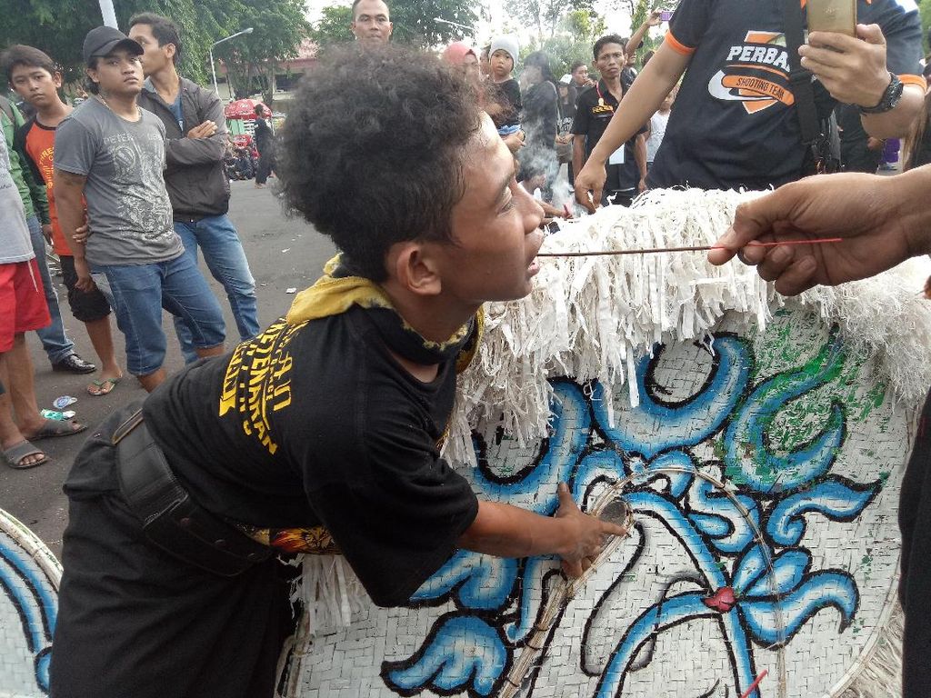 Ini Pengakuan Penari Barong Usai Kesurupan Ini Pengakuan Penari Barong Usai Kesurupan