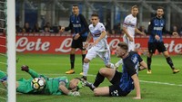 Berbekal catatan itu, Inter tampil dominan dan sudah memetik keunggulan di menit ke-18. Milan Skrinian membuka keunggulan mereka. (Foto: Emilio Andreoli/Getty Images)