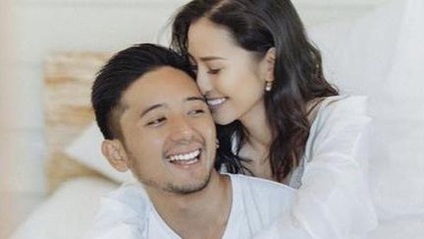 Cantiknya Istri Ahli Waris Resto Bebek Tepi Sawah yang Juga eks Nikita Willy