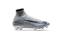 Akan resmi dirilis pada hari Rabu (25/10/2017) ini, Nike Mercurial CR7 Melhor dibanderol dengan harga sekitar Rp 4.500.000 (highsnobiety.com)