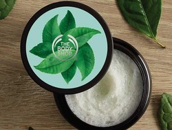 Mencoba Perawatan Scrub Kepala Dari The Body Shop