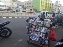 Satpol PP Kaji Sistem Penataan Pedagang di Tanah Abang