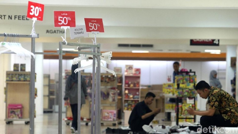 Ritel Babak Belur, Pengusaha: Jalan Keluarnya Tutup Toko