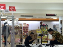 Tersisa Rak Kosong dan Manekin di Lotus Thamrin Jelang Tutup