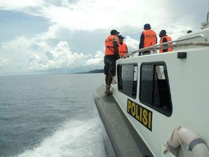 Speed Boat Isi 7 Orang Dikabarkan Hilang di Perairan Asmat Papua Speed Boat Isi 7 Orang Dikabarkan Hilang di Perairan Asmat Papua
