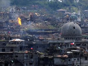 Pemimpin Militan Pro-ISIS Tewas dalam Bentrokan dengan Tentara Filipina Pemimpin Militan Pro-ISIS Tewas dalam Bentrokan dengan Tentara Filipina
